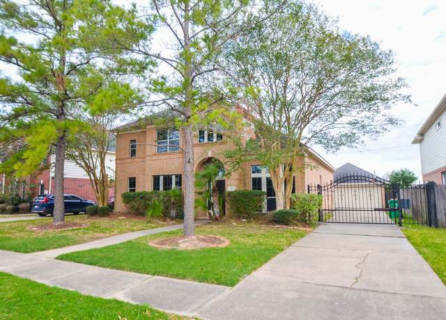 Property at 3519 Creekstone Dr, Pearland, TX 77584, 4 beds, 2.5 baths
