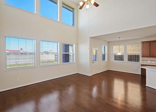 Property at 2813 Bottiglia Way, League City, TX 77573, 4 beds, 3.5 baths