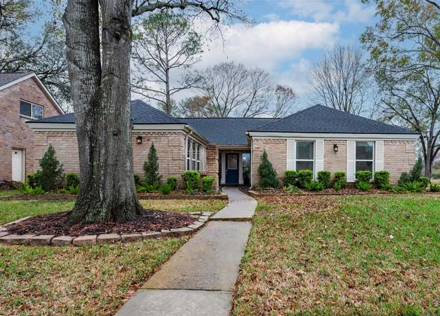 Property at 15914 Elwood Dr, Jersey Village, TX 77040, 4 beds, 2 baths