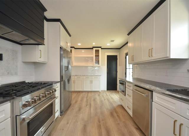 Property at 6 S Curlew St, La Marque, TX 77568, 3 beds, 2 baths
