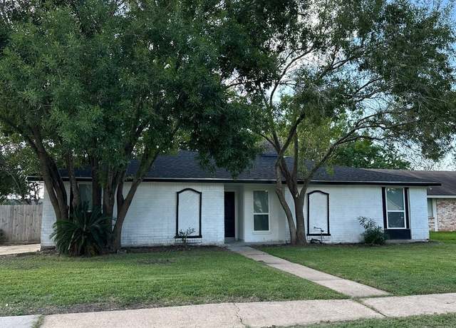 Property at 11722 Chadbrook Ln, Houston, TX 77099, 3 beds, 2 baths