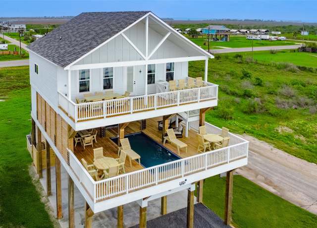 Property at 1395 Keith Ave, Gilchrist, TX 77617, 3 beds, 3.5 baths