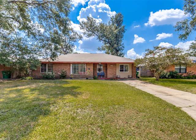 Property at 2007 Hewitt Dr, Houston, TX 77018, 4 beds, 2.5 baths