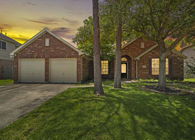 Property at 15015 Cozy Hollow Ln, Houston, TX 77044, 4 beds, 2.5 baths