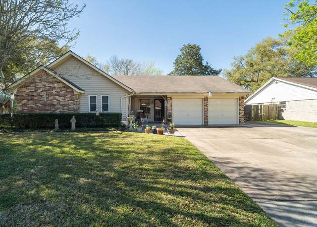Property at 5014 Camden Ln, Pearland, TX 77584, 4 beds, 2 baths