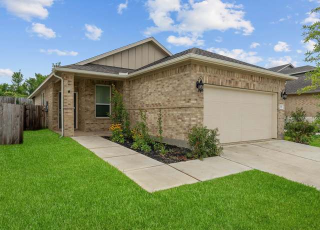 Property at 212 Charles Ridge Dr, Conroe, TX 77316, 3 beds, 2 baths