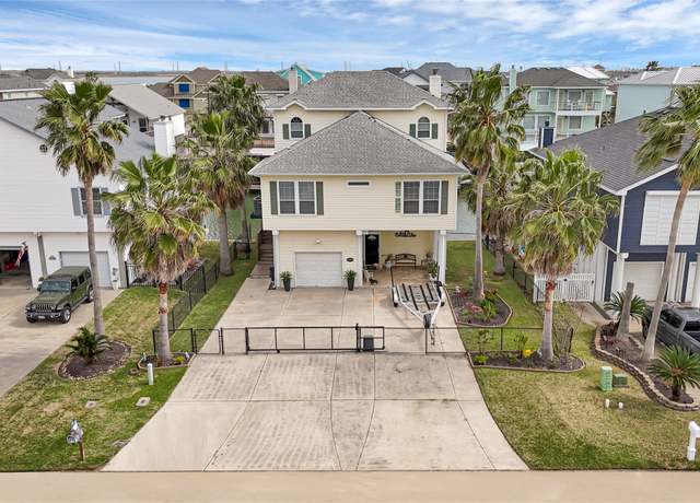 Property at 414 Westerly, Tiki Island, TX 77554, 3 beds, 2.5 baths