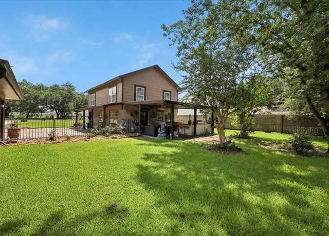 Property at 3231 Charles Ave, Groves, TX 77619, 3 beds, 1.5 baths