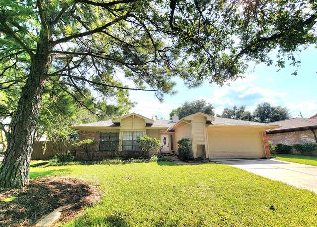Property at 2226 Streamcrest Ln, Sugar Land, TX 77479, 4 beds, 2 baths