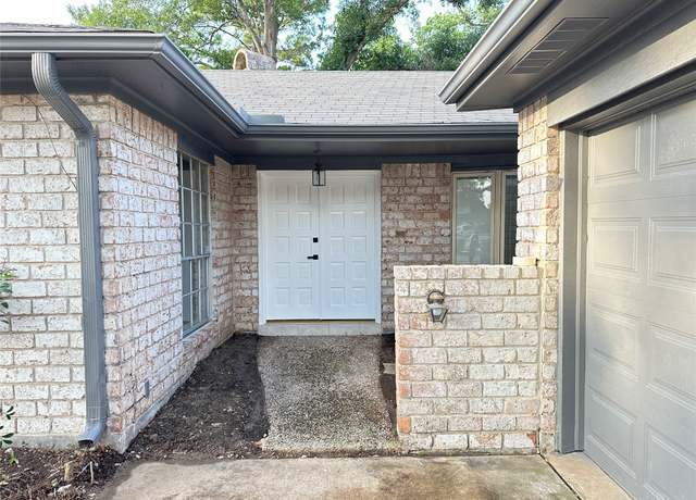 Property at 5926 Par Four Dr, Houston, TX 77088, 3 beds, 2 baths