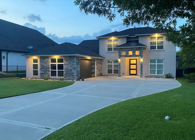 Property at 249 Blue Heron Dr, Montgomery, TX 77316, 4 beds, 3.5 baths