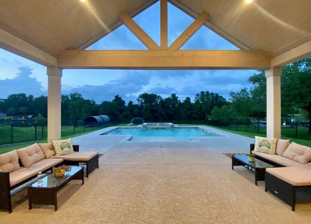 Property at 249 Blue Heron Dr, Montgomery, TX 77316, 4 beds, 3.5 baths