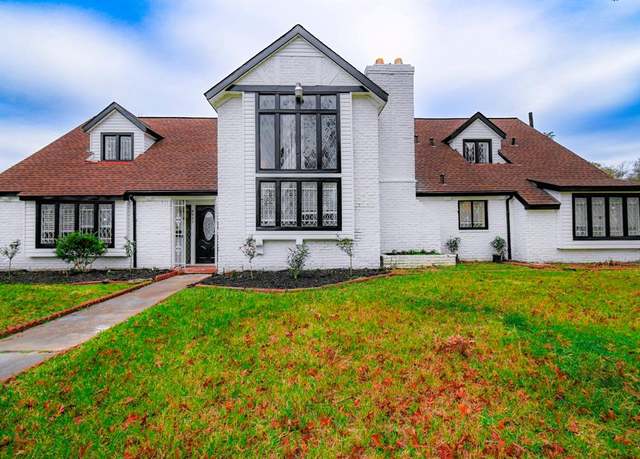 Property at 8027 Glenforest Ct, Houston, TX 77061, 4 beds, 3.5 baths