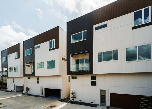 Property at 1053 W 15th 1/2 St, Houston, TX 77008, 3 beds, 3.5 baths