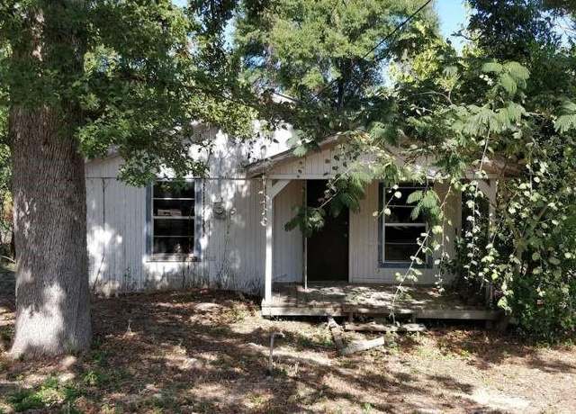 Property at 616 Post Oak St, Grapeland, TX 75844, 4 beds, 2 baths