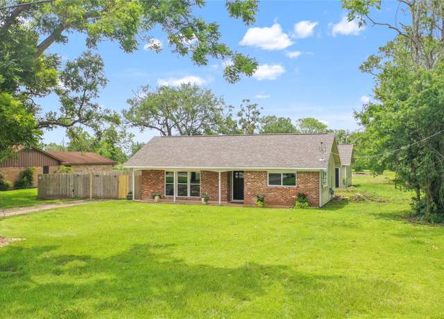 Property at 318 Primrose Rd, Jones Creek, TX 77541, 4 beds, 2 baths