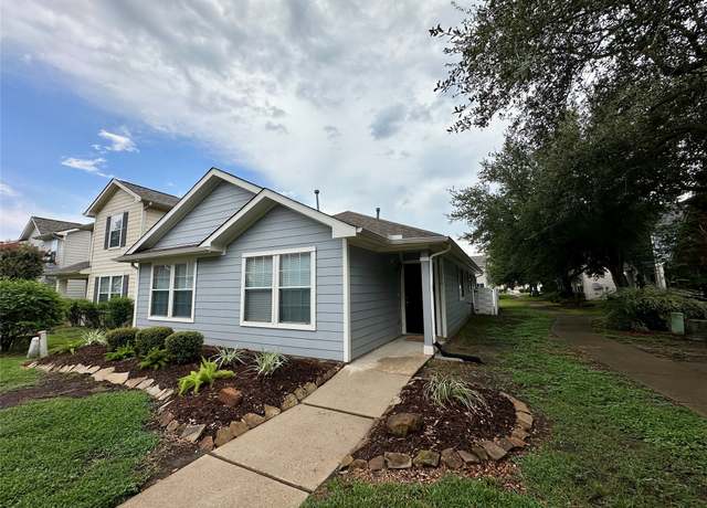 Property at 11956 Chanteloup Dr, Houston, TX 77047, 3 beds, 2 baths