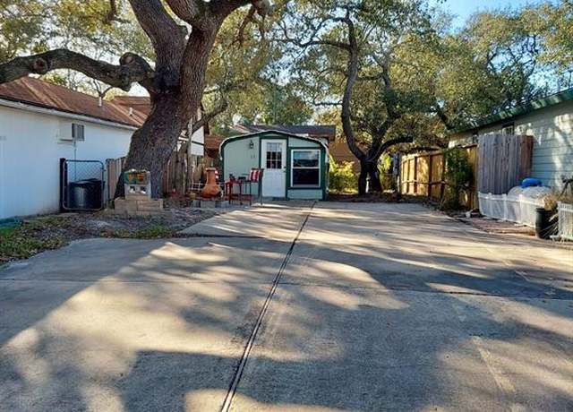 Property at 15 Saint Charles Bay Dr, Rockport, TX 78382, 1 bed, 1 bath