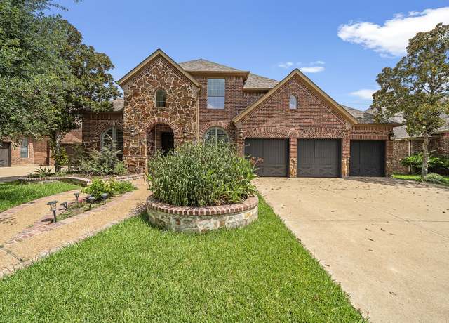 Property at 1722 Ravenel Ln, Sugar Land, TX 77479, 5 beds, 4.5 baths