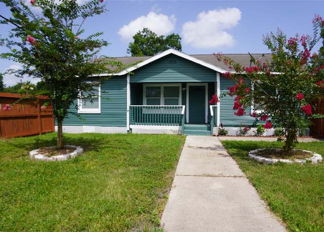 Property at 6803 6th St, Hitchcock, TX 77563, 4 beds, 2 baths