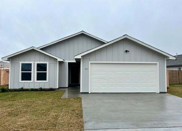 Property at 821 Flycatcher Dr, Palacios, TX 77465, 3 beds, 2 baths