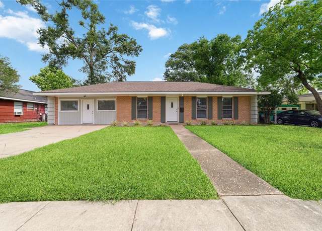 Property at 8022 Ridgeview Dr, Houston, TX 77055, 4 beds, 3 baths