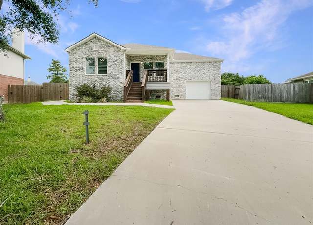 Property at 203 Glade Bridge Ln, Dickinson, TX 77539, 3 beds, 2 baths