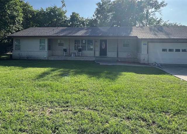 Property at 121 N Hauptstrasse St, Carmine, TX 78932, 2 beds, 1.5 baths