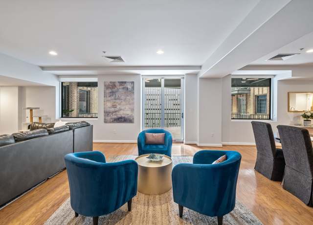 Property at 914 Main St #2204, Houston, TX 77002, 3 beds, 2.5 baths