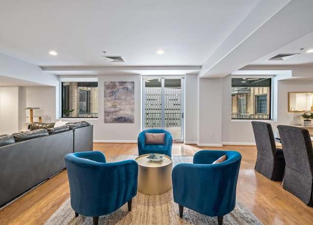 Property at 914 Main St #2204, Houston, TX 77002, 3 beds, 2.5 baths
