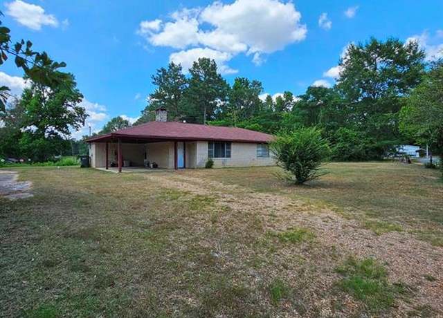 Property at 109 Lincoln St, Newton, TX 75966, 3 beds, 2 baths
