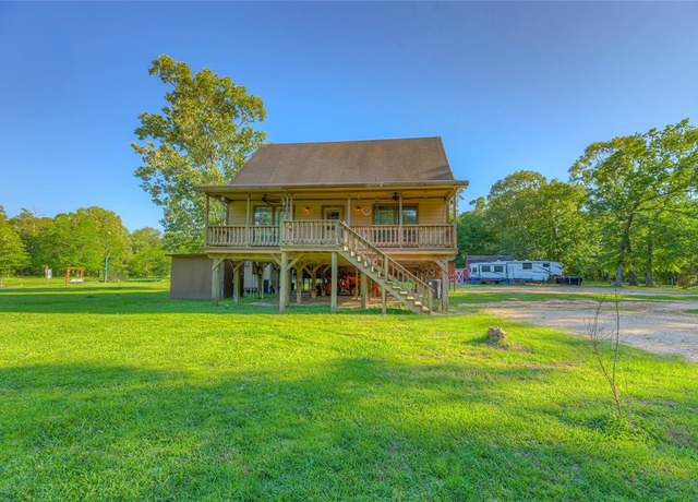 Property at 25 S Magnolia Ln, Shepherd, TX 77371, 3 beds, 2 baths