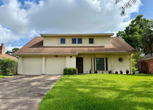 Property at 2112 Victoria Ct, League City, TX 77573, 4 beds, 2 baths
