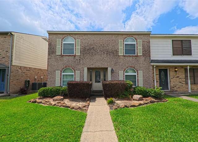 Property at 450 Georgetown St, Beaumont, TX 77707, 3 beds, 2 baths