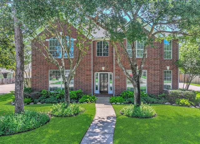 Property at 2833 Everett Dr, Friendswood, TX 77546, 4 beds, 3.5 baths
