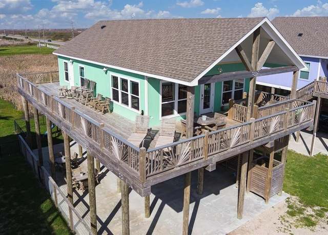Property at 985 Gordon Dr, Gilchrist, TX 77617, 3 beds, 2 baths
