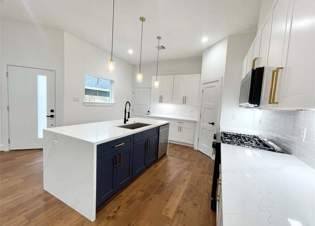 Property at 3038 Webster St, Houston, TX 77004, 3 beds, 2.5 baths