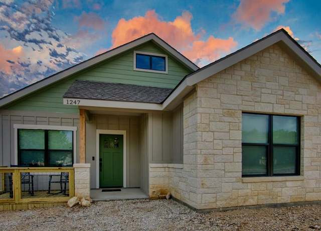 Property at 1247 Green Hill Dr, Canyon Lake, TX 78133, 3 beds, 2 baths
