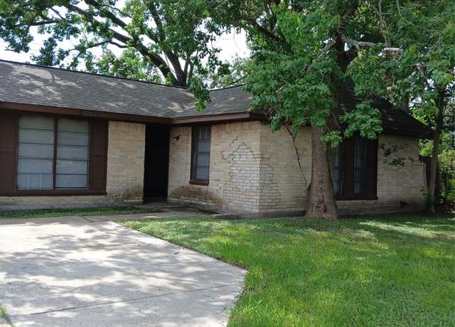 Property at 11239 Spottswood Dr, North Houston, TX 77016, 3 beds, 1.5 baths
