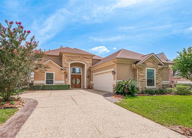 Property at 12309 Oak Cove Pt, Conroe, TX 77304, 4 beds, 2.5 baths