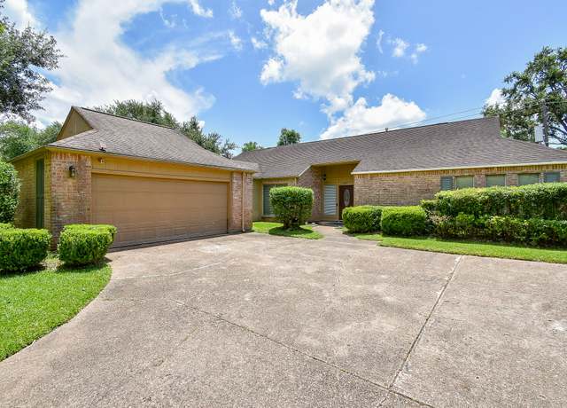 Property at 2839 Glenn Lakes Ln, Missouri City, TX 77459, 4 beds, 2.5 baths