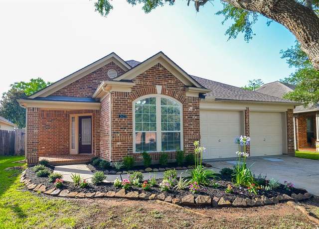 Property at 2623 Diamond River Dr, Rosenberg, TX 77471, 4 beds, 2 baths