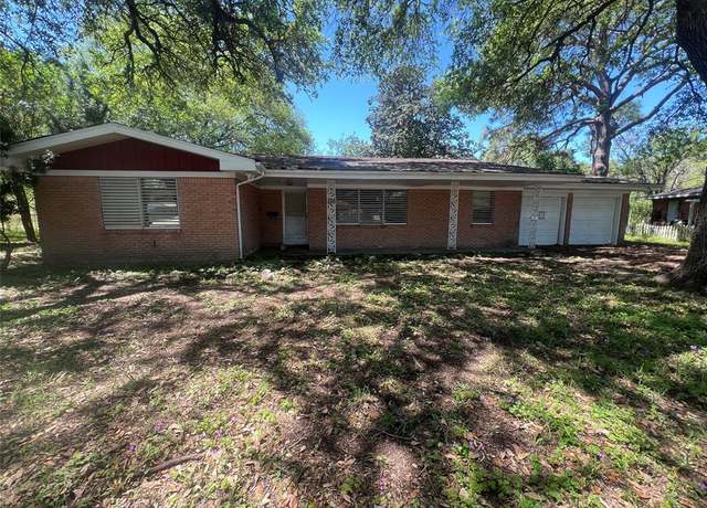 Property at 105 Longridge Dr, La Marque, TX 77568, 3 beds, 1.5 baths