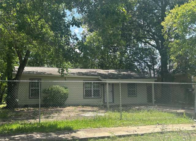 Property at 4830 Van Fleet St, Houston, TX 77033, 3 beds, 1 bath
