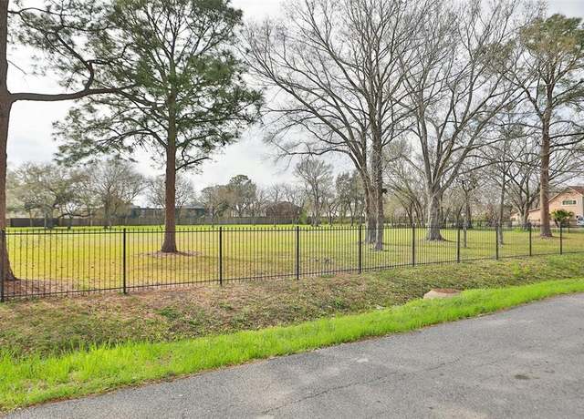 Property at 8918 Wateka St, Houston, TX 77074