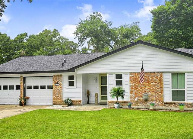 Property at 723 Pas Trl, Houston, TX 77336, 3 beds, 2 baths