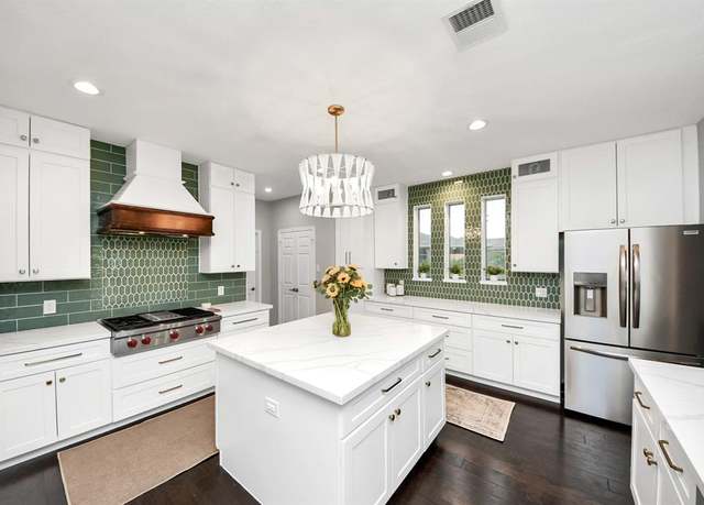 Property at 1411 Crescent Oak Dr, Missouri City, TX 77459, 4 beds, 3.5 baths