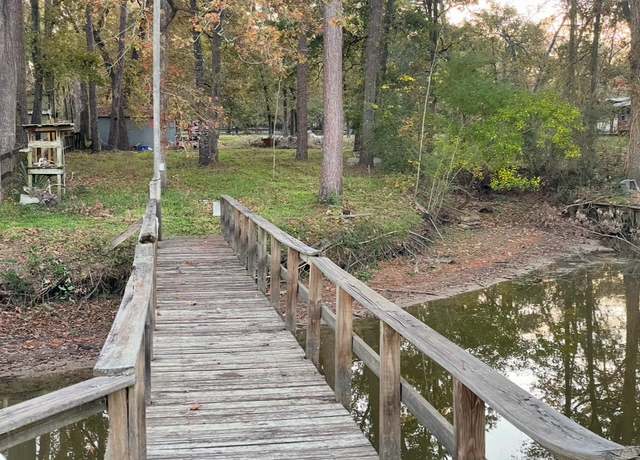 Property at 100 and 102 N Lakeside Dr, Huntsville, TX 77320