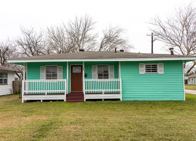 Property at 629 13th Ave N, Texas City, TX 77590, 3 beds, 1 bath
