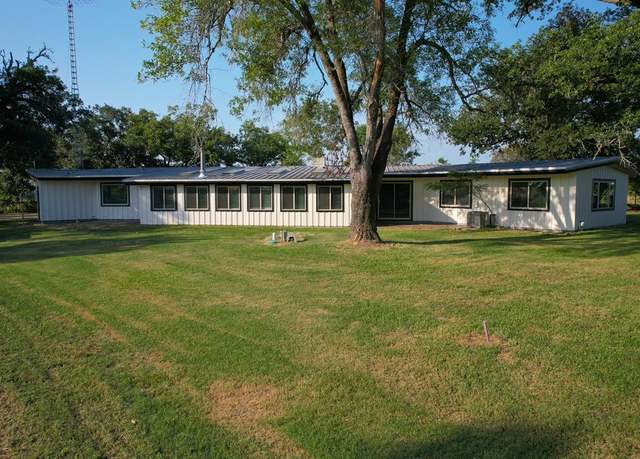 Property at 14 Duerer Rd, Huntsville, TX 77320, 3 beds, 2 baths